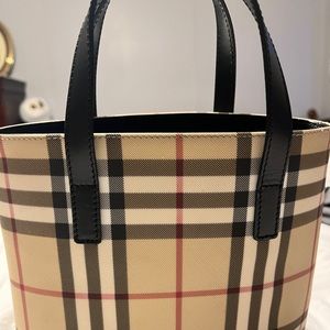 Small Burberry purse